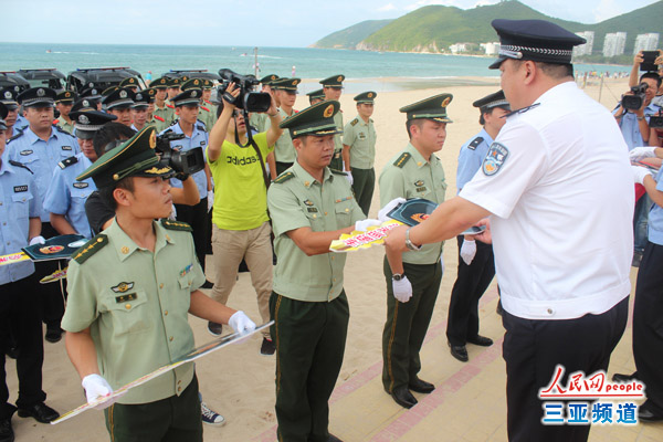 三亚警方，海岛安全的坚强守护者