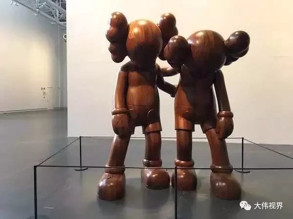 优衣库Kaws 2017联名系列，时尚与艺术的巅峰融合